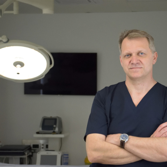 Istina ili mit? Vaskularni hirurg Dario Jocić za Prva.rs otkriva da li postoji veza između 10.000 koraka dnevno i PROŠIRENIH VENA!