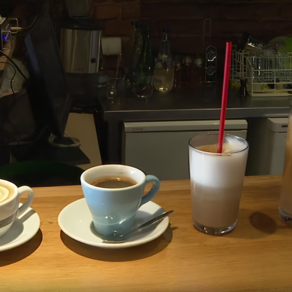 Ovu kafu PIJETE SVAKI DAN, a da li ste znali da se TRETIRA KAO OBILAN OBROK? A znate li koja kafa se smatra NAJZDRAVIJOM? (VIDEO)