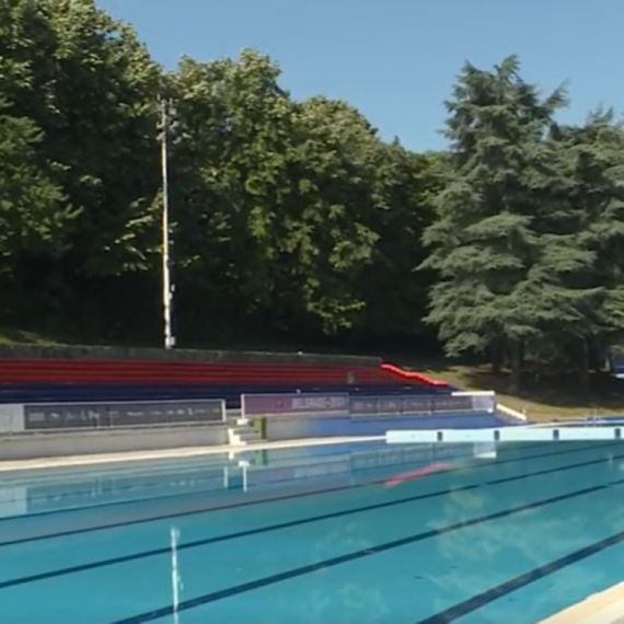 Kupovina karata za bazen sada i ONLAJN - kada počinje sezona i koliko KOŠTAJU ULAZNICE? (VIDEO)