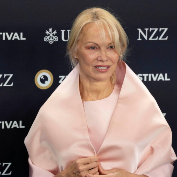 Pamela Anderson priznala da je DECENIJAMA BILA U DEPRESIJI: "Ljudi se zaljube u tebe zbog..."