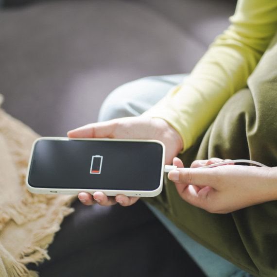 SPORO vam se PUNI TELEFON? Pre nego što ga odnesete u servis, pokušajte neke od ovih saveta