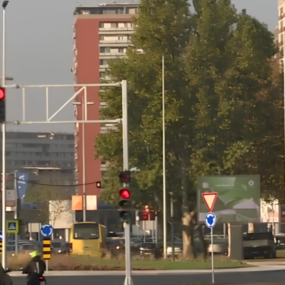 Šta je postignuto postavljanjem semafora na kružnom toku kod Ušća, jer gužve na Brankovom mostu ne prestaju?