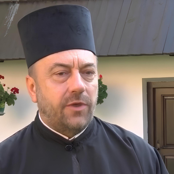 Sveštenik objašnjava KAKO se pravilno SLAVI SLAVA; Ove stvari su OBAVEZNE (VIDEO)