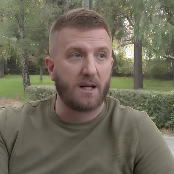 "Ja mislim da je nama baš potrebna psihoterapija"; Komičar Srđan Olman otkrio zašto planira da krene na seanse (VIDEO)