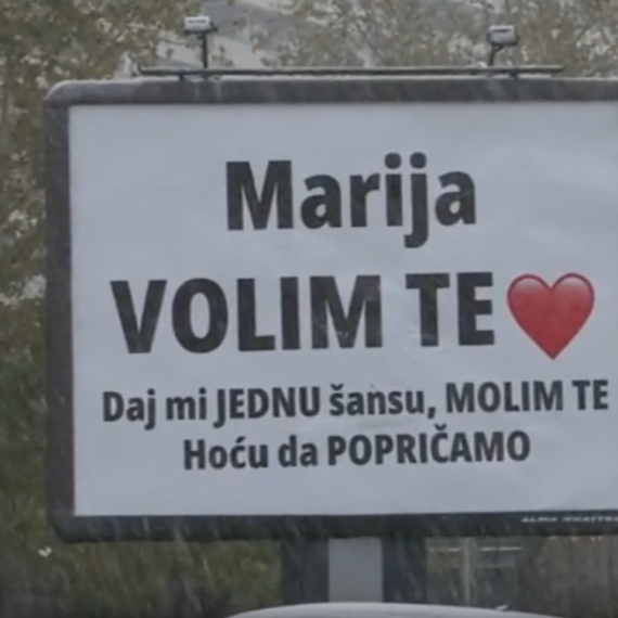 Osvanula NEOBIČNA PORUKA na bilbordu u Beogradu: Dečko se JAVNO obratio devojci i zamolio je za još JEDNU ŠANSU! (VIDEO)