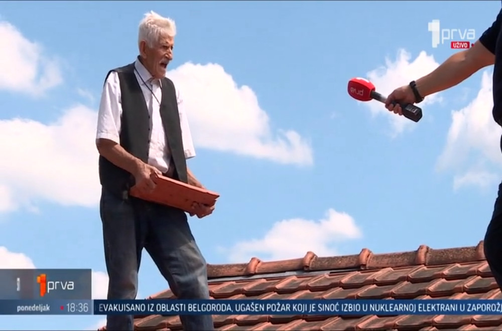 Majstor Nikola se već 80 i kusur godina penje na krovove kuća i ne planira da stane!