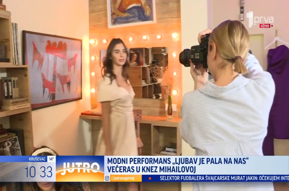 Modni performans “Ljubav je pala na nas” u Knez Mihailovoj