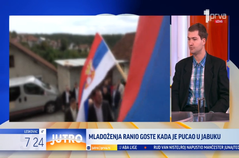 Mladoženja u Titelu ranio sedmoro svatova kada je hteo da puca u jabuku na svadbi